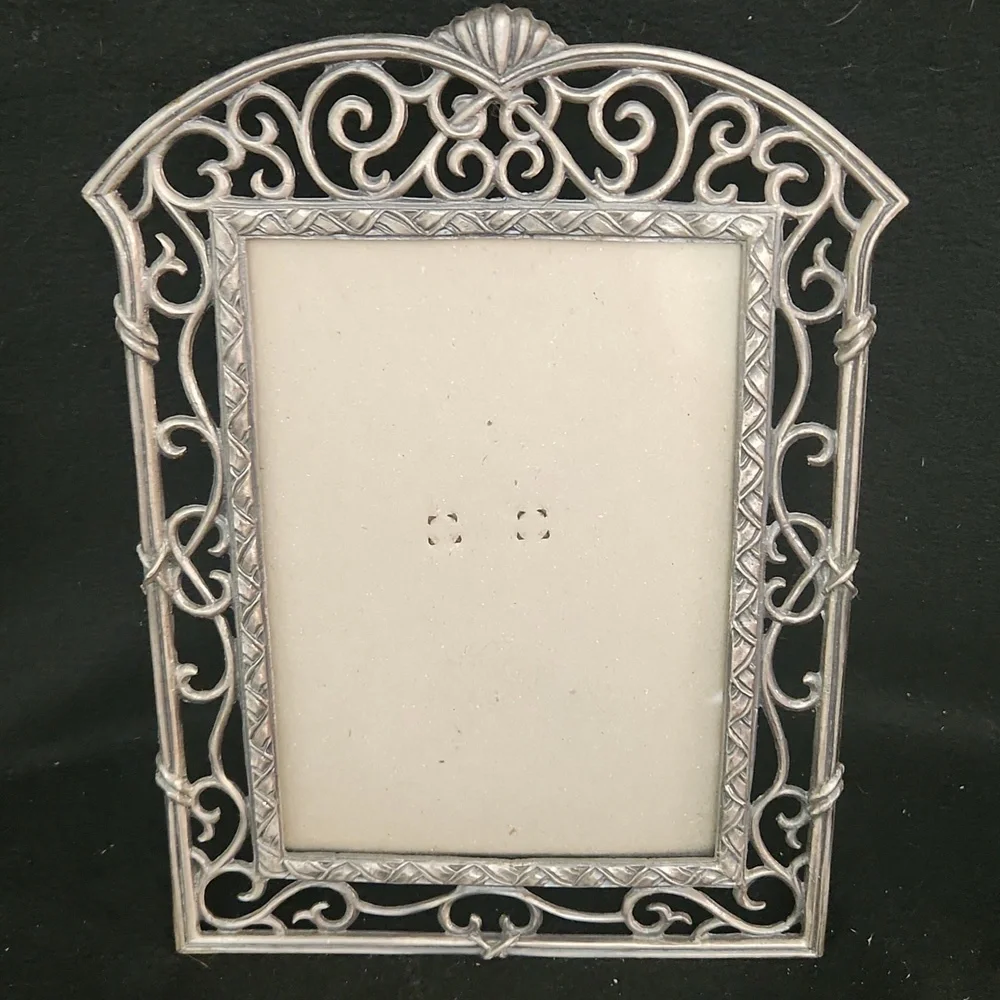 Elegant Silver Ornate Photo Frame